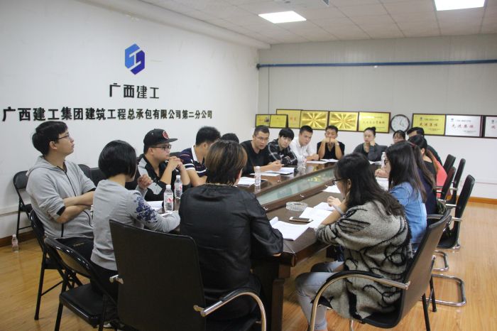 籌備會(huì )進(jìn)行中。王瑩攝影。.jpg