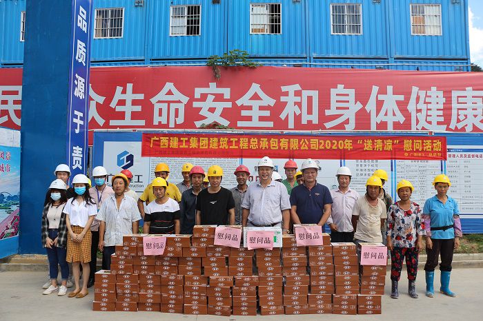 錦官閣項目送清涼。張釗林 攝.JPG