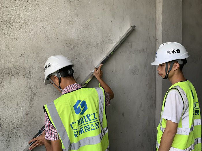 現場(chǎng)知識技能指導。梁宗呂 攝.jpg