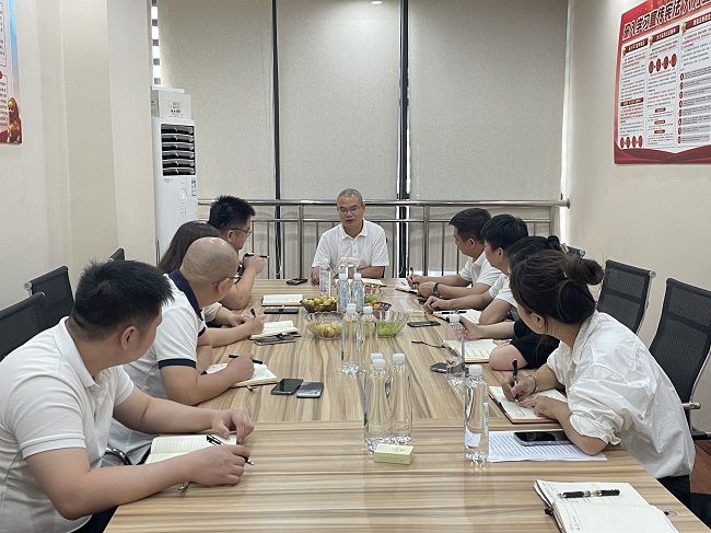 調研會(huì )現場(chǎng)。黃丹 攝（修圖）.jpg