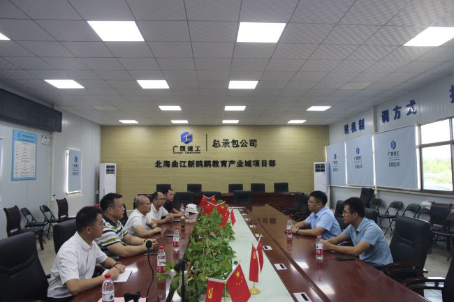 座談會(huì )現場(chǎng)。梁紅玉 攝（修圖）.jpg